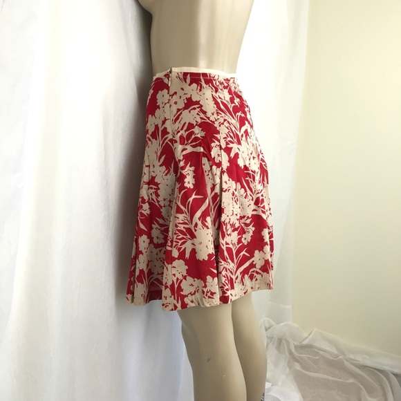 🚫SOLD🚫 NWOT Red Taupe Flower Pleated Flowy Knee - Picture 8 of 9